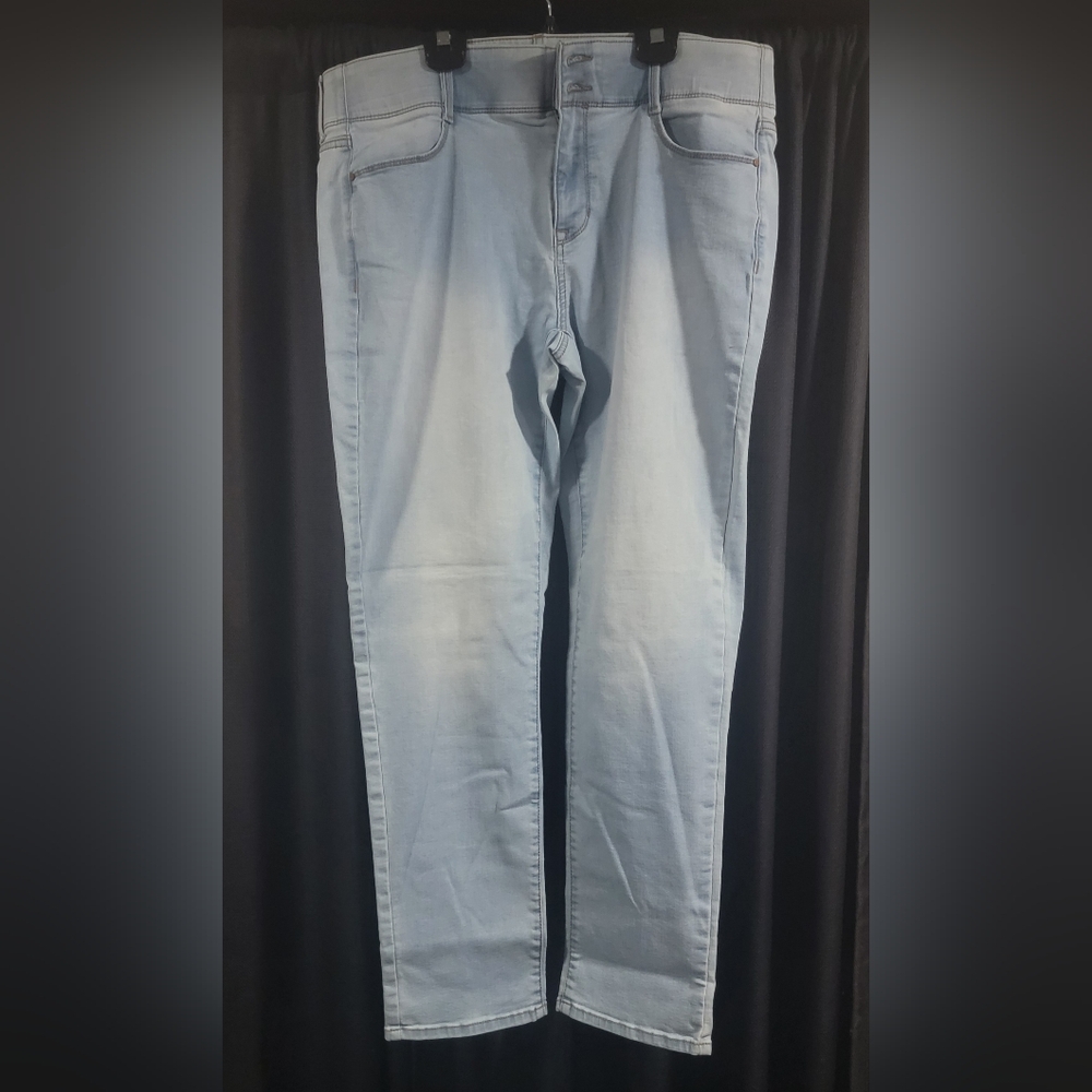 Apt. 9 Light Blue Straight Leg Jeans
